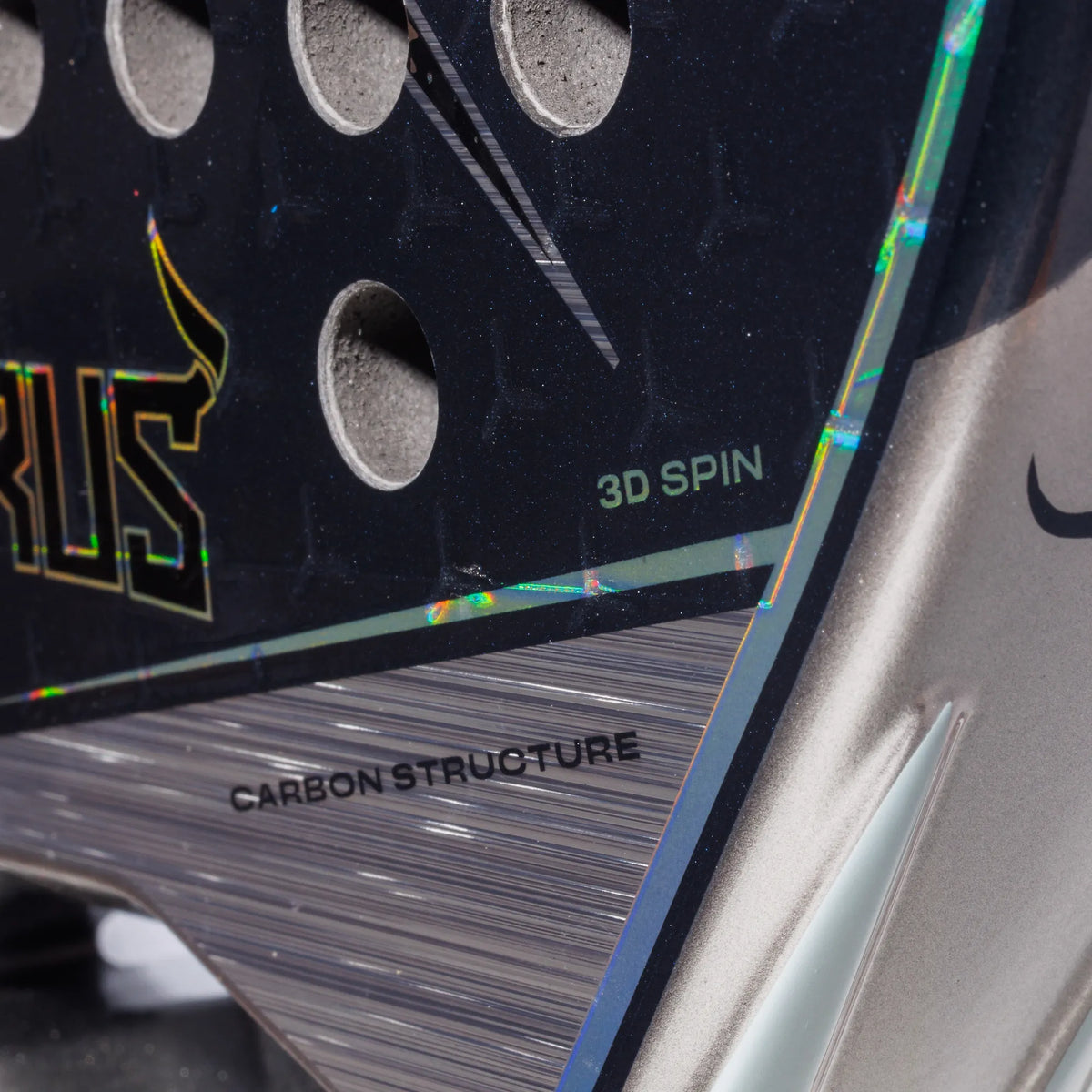 Heroes TAURUS 2026 Padelschläger – Detail 3D Spin und Carbon Structure